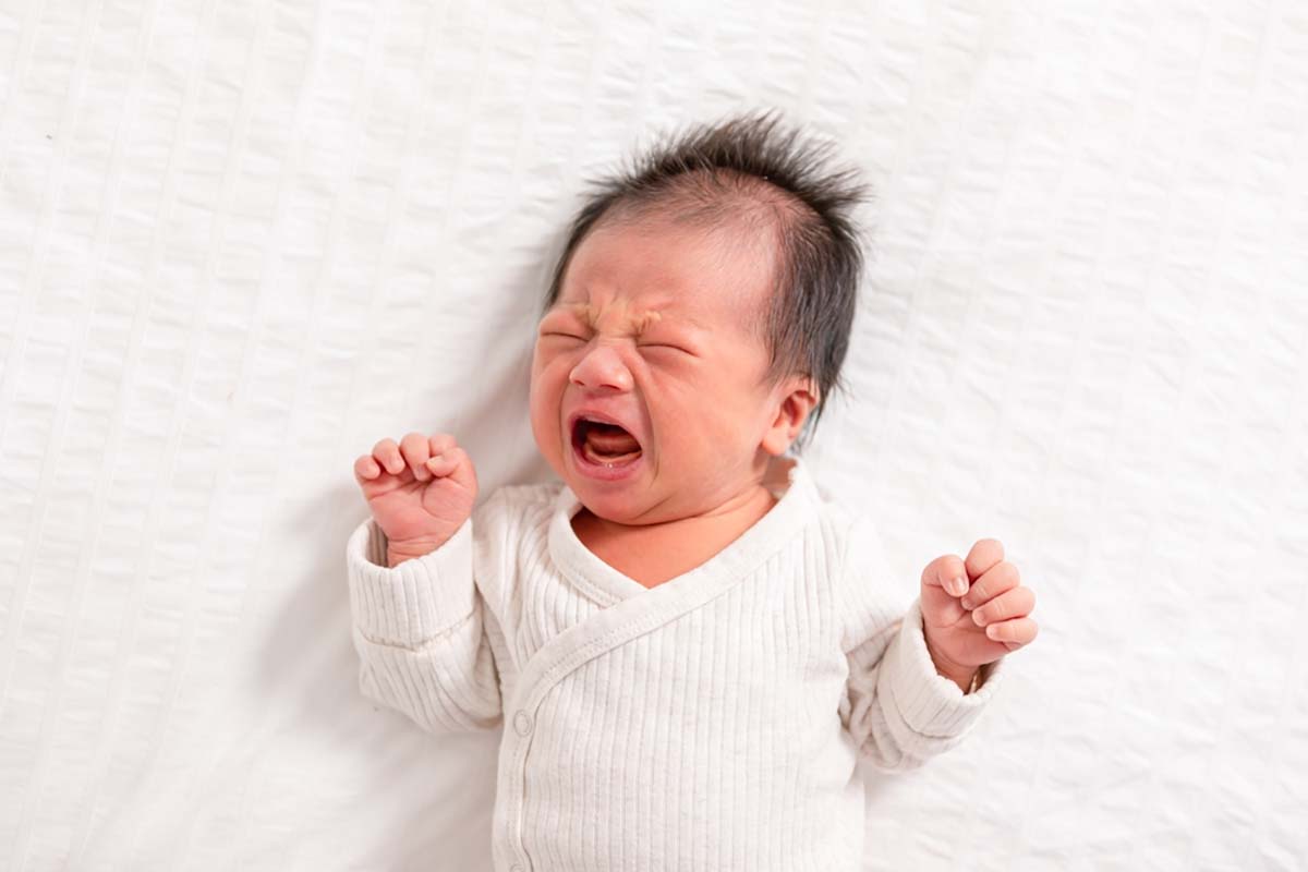 trẻ sơ sinh xì hơi nhiều do khóc nhiều trẻ sơ sinh xì hơi nhiều do quấy khóc nhiều