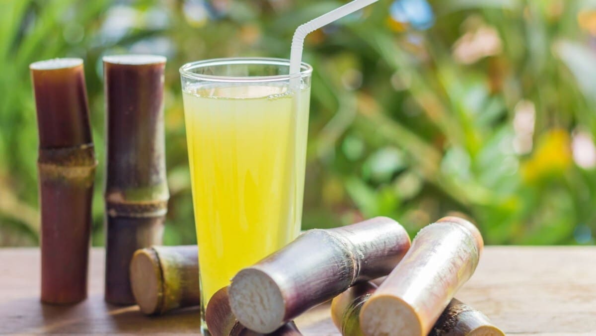 Bà bầu uống nước mía có tốt không Bà bầu uống nước mía có tác dụng gì