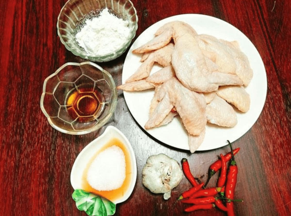 Hướng dẫn cách làm gà chiên mắm bơ tỏi cho trẻ em Hướng dẫn cách làm gà chiên mắm bơ tỏi