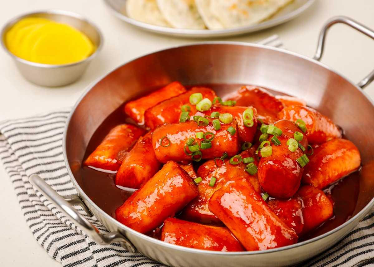 Cách làm tokbokki bằng cơm nguội chuẩn vị Hàn ngay tại nhà