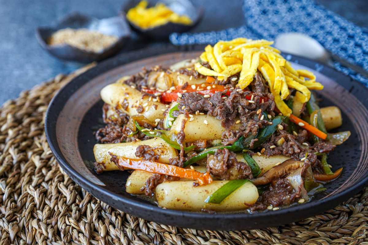 cách làm tokbokki bằng cơm nguội với Gungjung Tteokbokki cách làm tokbokki bằng cơm nguội Gungjung Tteokbokki