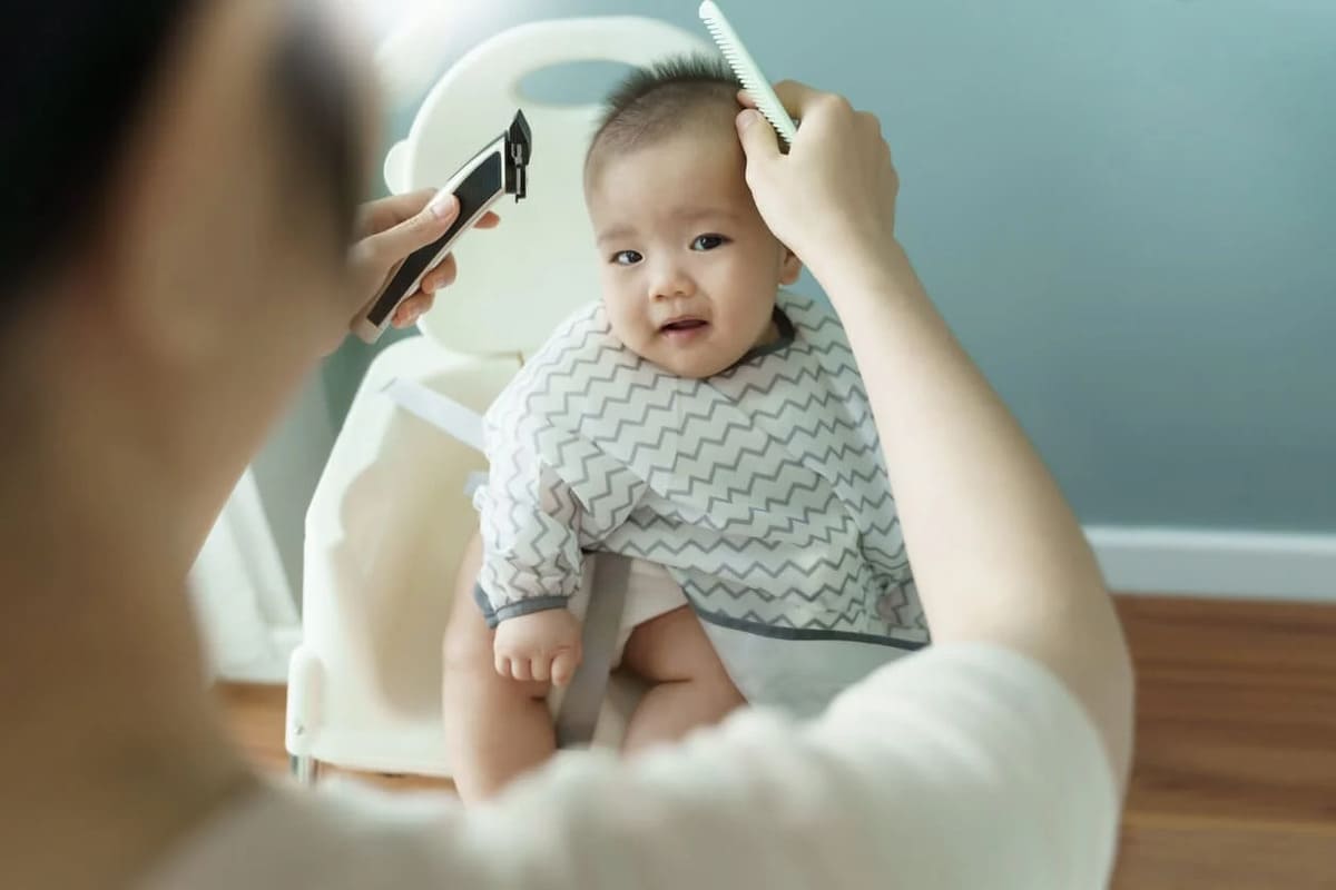 mẹo cắt tóc máu cho trẻ sơ sinh có nên cắt tóc máu cho trẻ sơ sinh