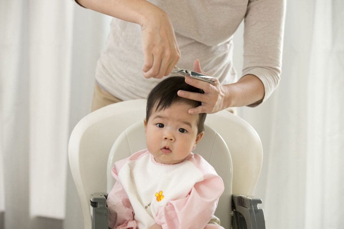 cắt tóc máu cho trẻ sơ sinh cho tóc mọc nhanh ý nghĩa của việc cắt tóc máu cho trẻ sơ sinh