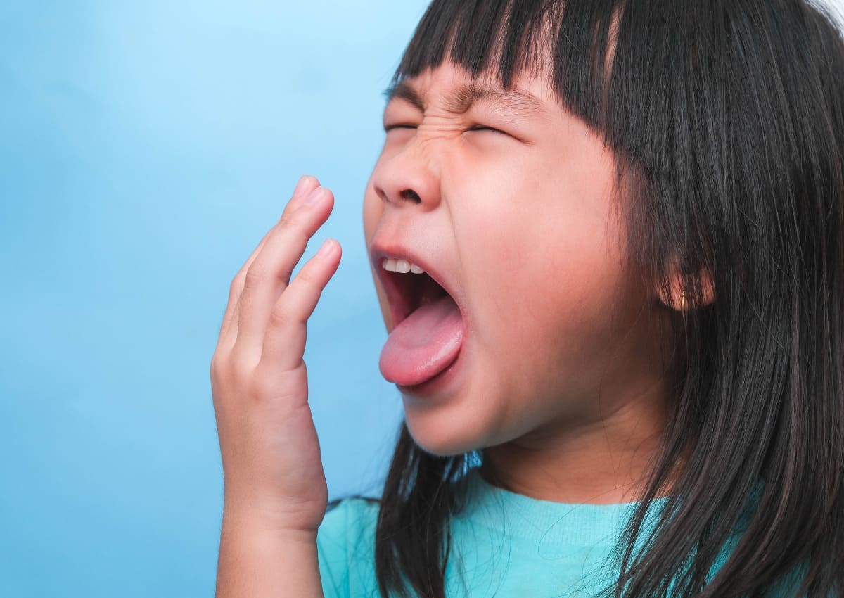 hơi thở có mùi khó chịu hơi thở có mùi hôi nặng