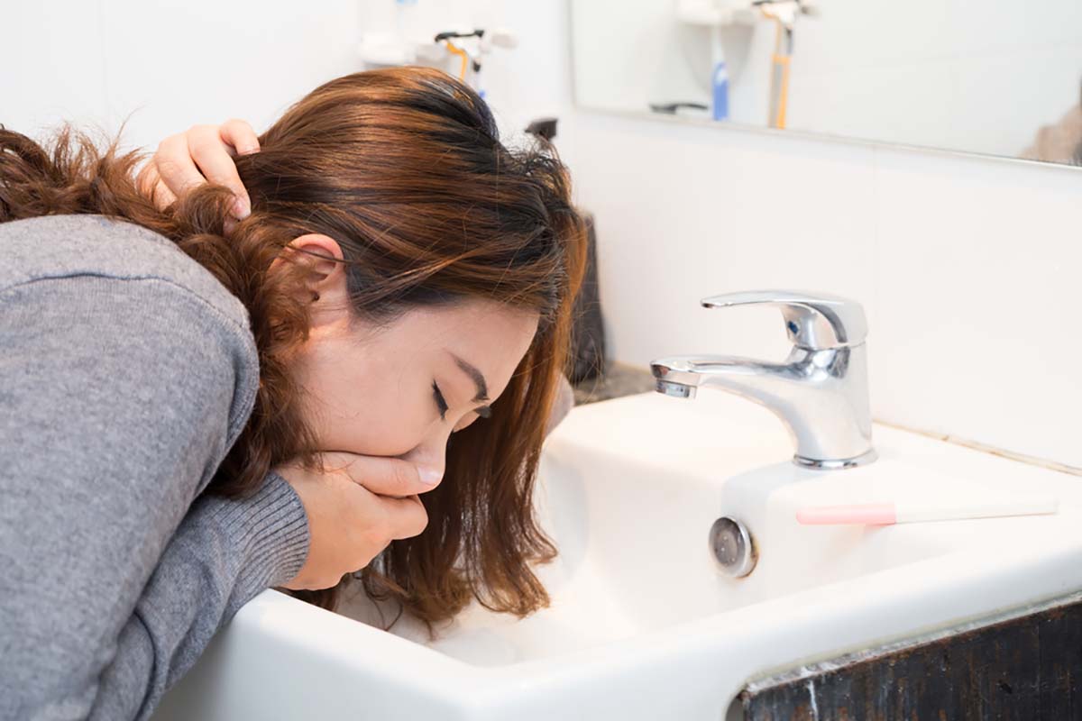 sờ bụng thế nào biết có thai 