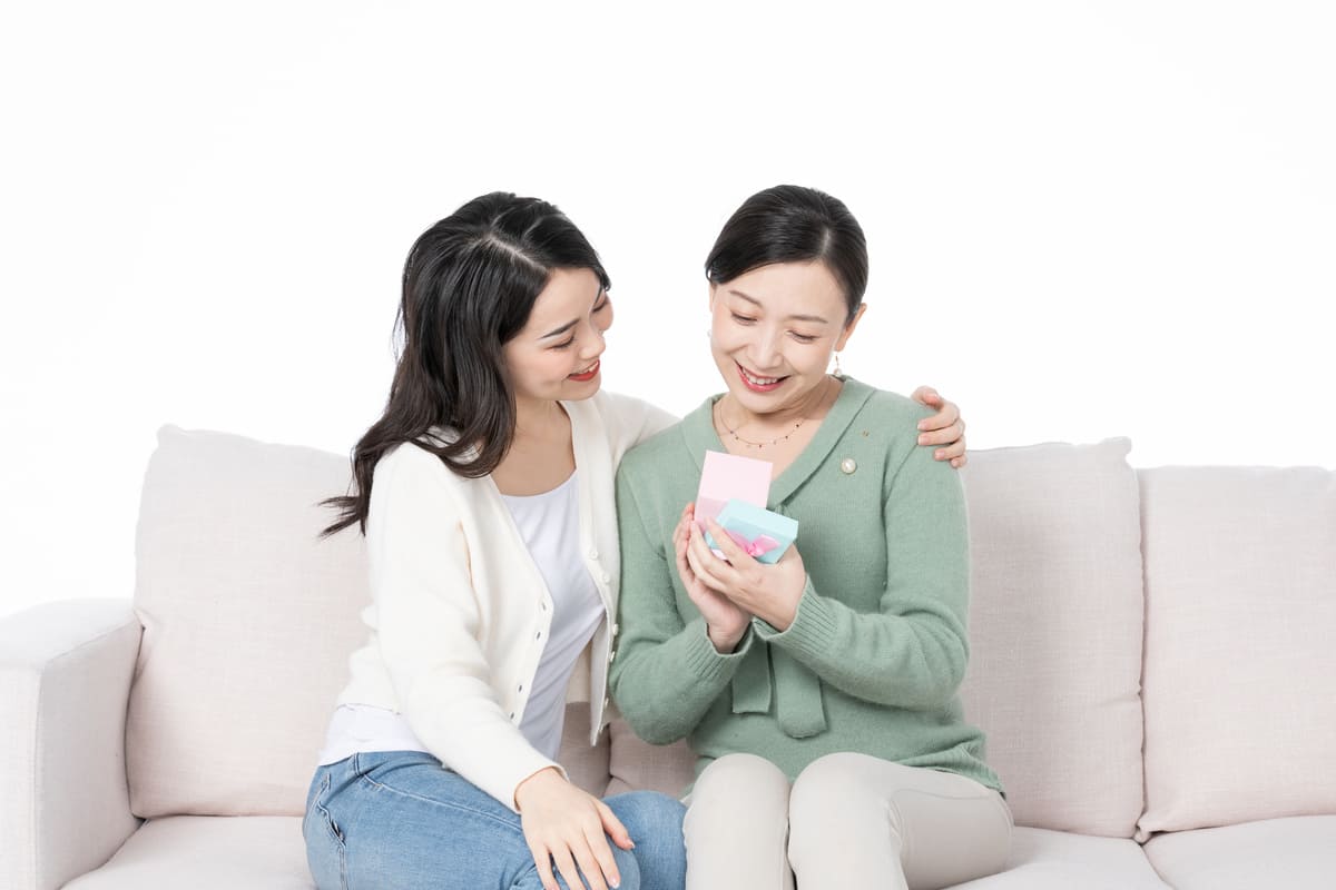 quà tặng mẹ chồng gợi ý quà tặng mẹ chồng