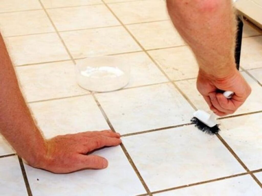 cách lau nền gạch men