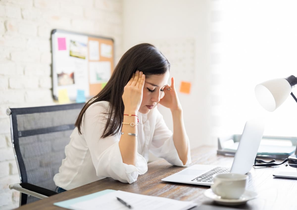 bị đau đầu khi hành kinh làm sao hết đau đầu khi hành kinh