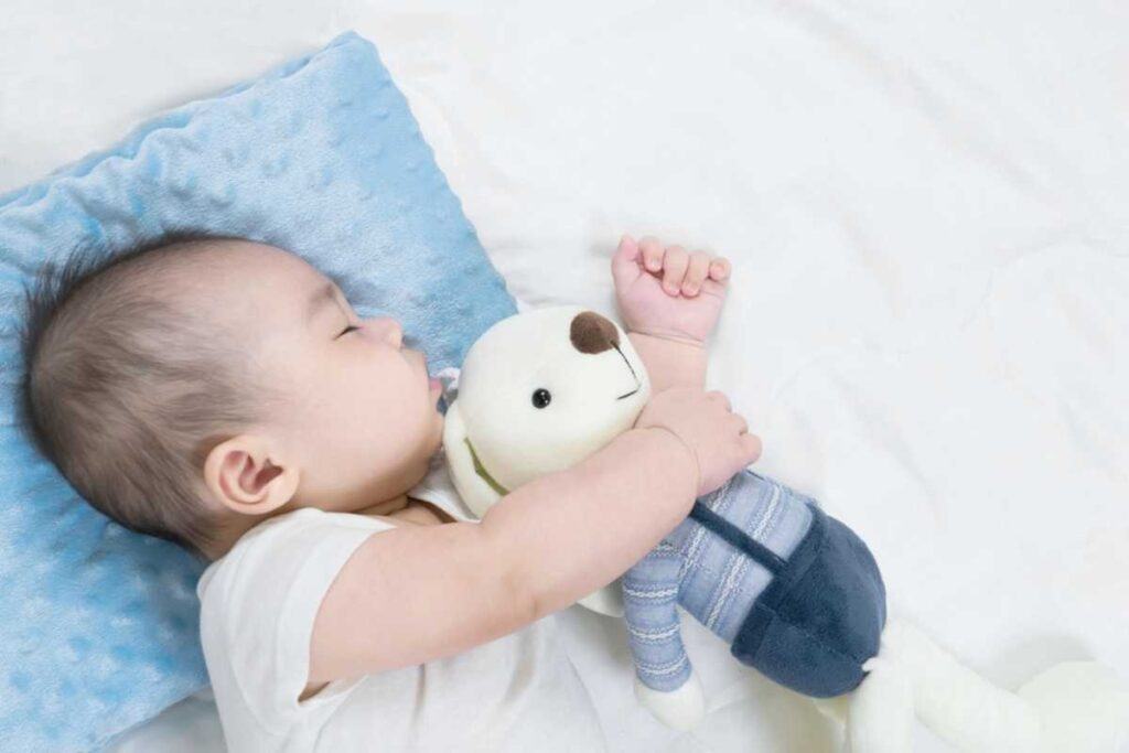 Hiểm họa từ việc chọn sai gối cho trẻ sơ sinh mẹ phải biết