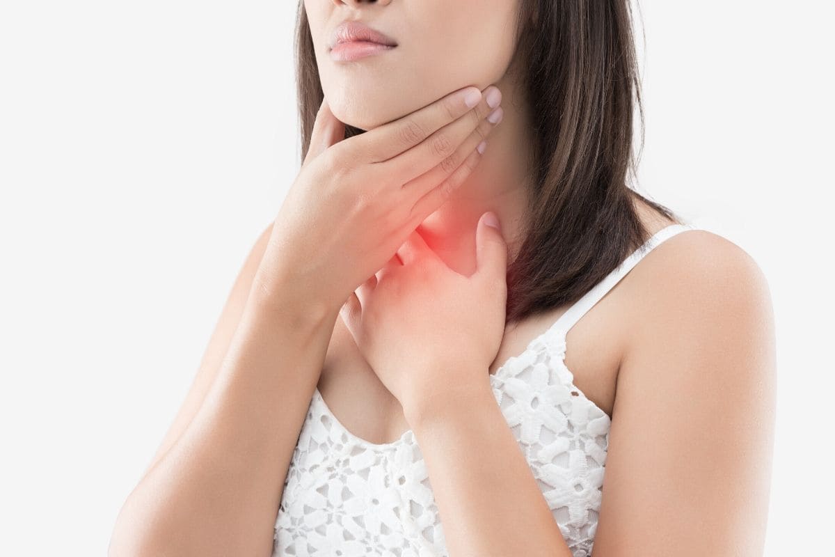 nguyên nhân nóng rát cổ họng Những nguyên nhân gây nóng rát cổ họng