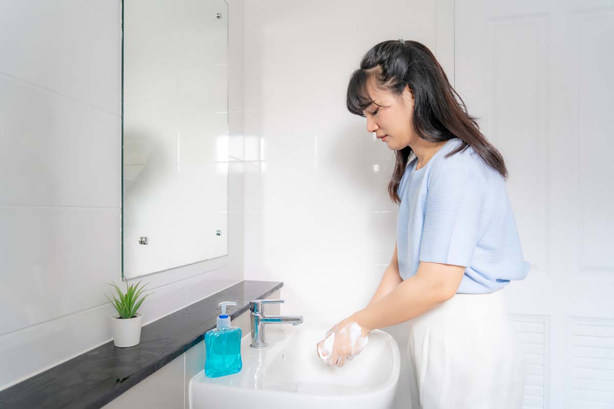 trước khi vệ sinh mũi cho trẻ sơ sinh cần rửa sạch tay trước khi vệ sinh mũi cho trẻ sơ sinh cần rửa tay