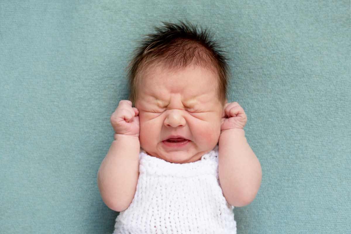 Trẻ sơ sinh bị nhiễm trùng tai thường có 5 biểu hiện điển hình này! 31 nhiễm trùng tai