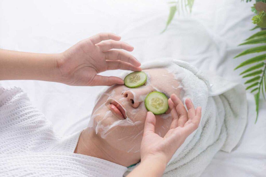 Muốn đắp mặt nạ đúng cách cần tránh ngay những sai lầm sau đây