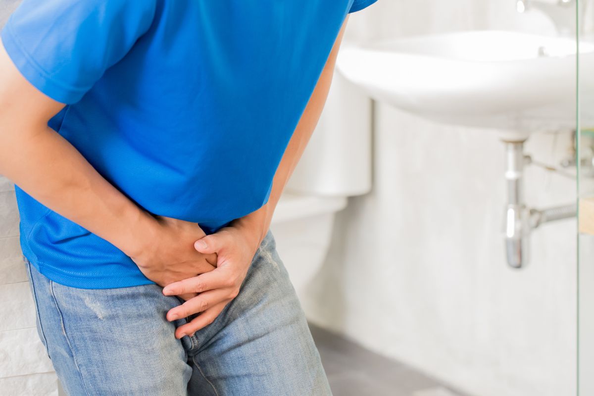 tác hại khi nhịn tiểu
