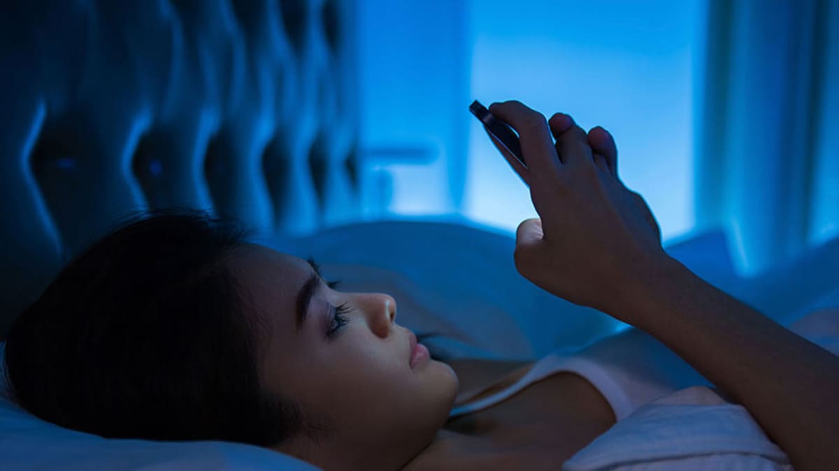 tác hại của ánh sáng xanh với mắt