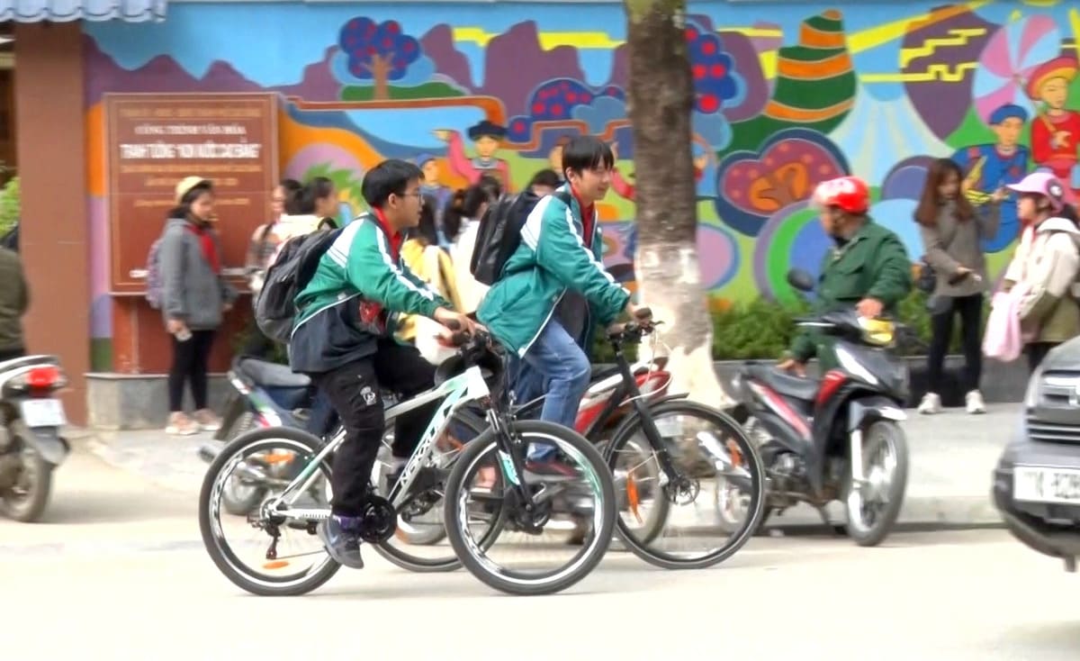Trăn trở chuyện "có nên cho con tự đi xe đến trường?" trước thềm năm học mới 33 Có nên cho con tự đi xe đến trường hay không