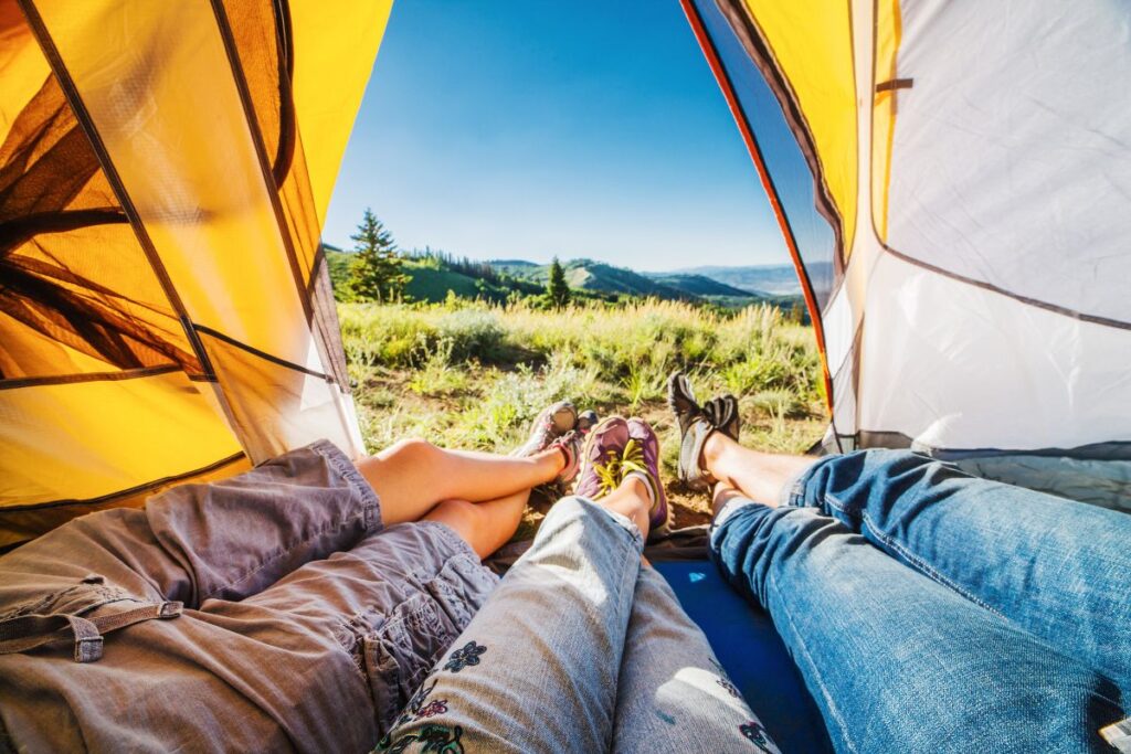 camping trong rừng
