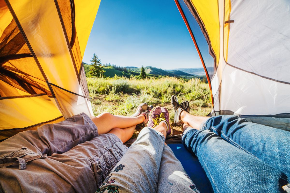 camping trong rừng