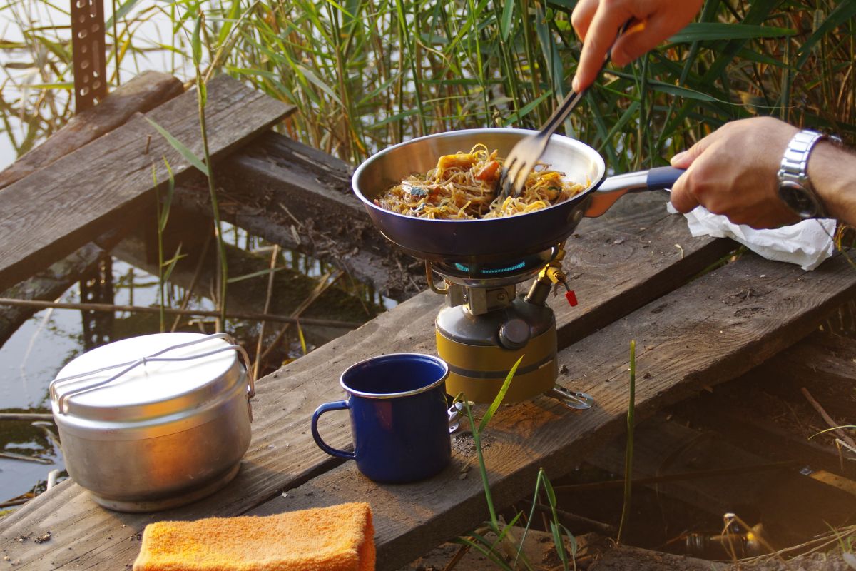 03 lưu ý đặc biệt cho gia đình khi đi camping trong rừng