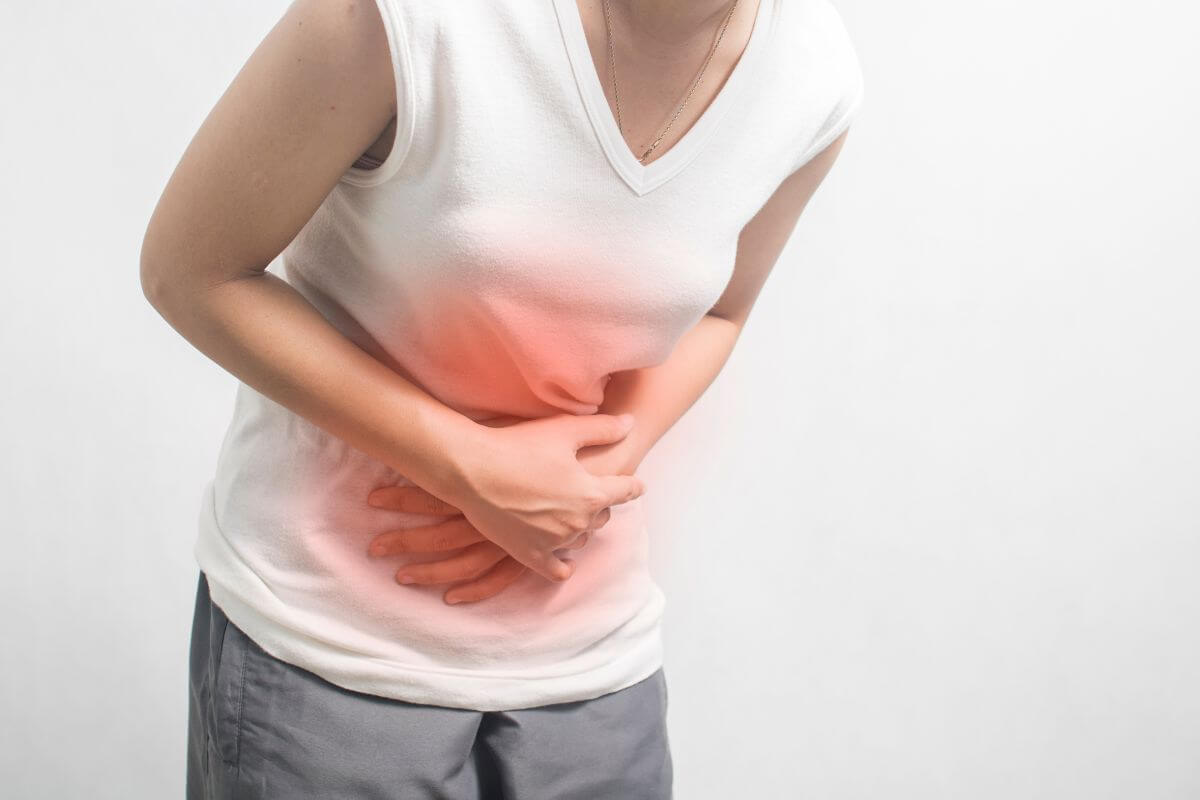 Đau dạ dày nên làm gì và 4 cách xử lý khẩn cấp nên “bỏ túi” ngay 3