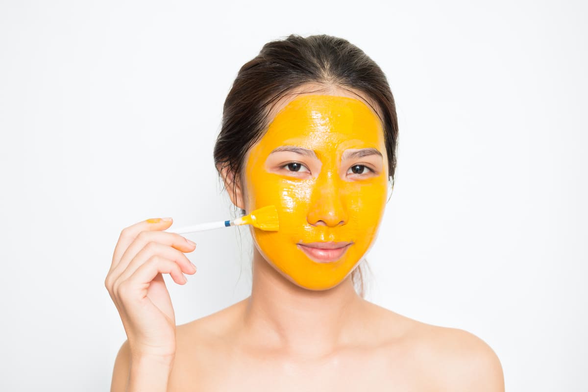 Mặt nạ trị thâm mụn từ bột nghệ và sữa tươi cách làm mặt nạ trị thâm mụn
