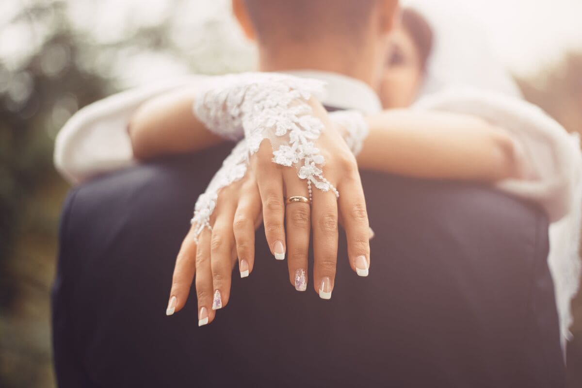 mẫu nail đẹp cho cô dâu