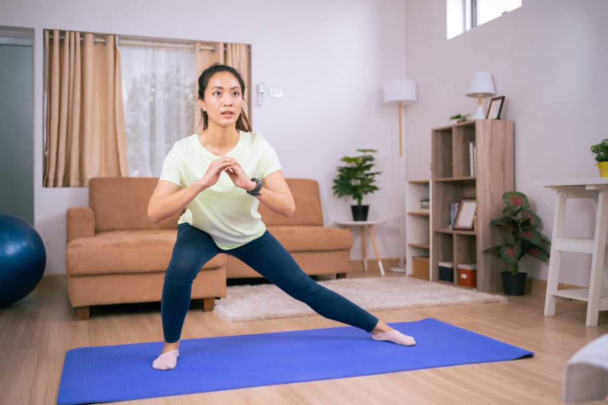 bài tập thon đùi là side lunge