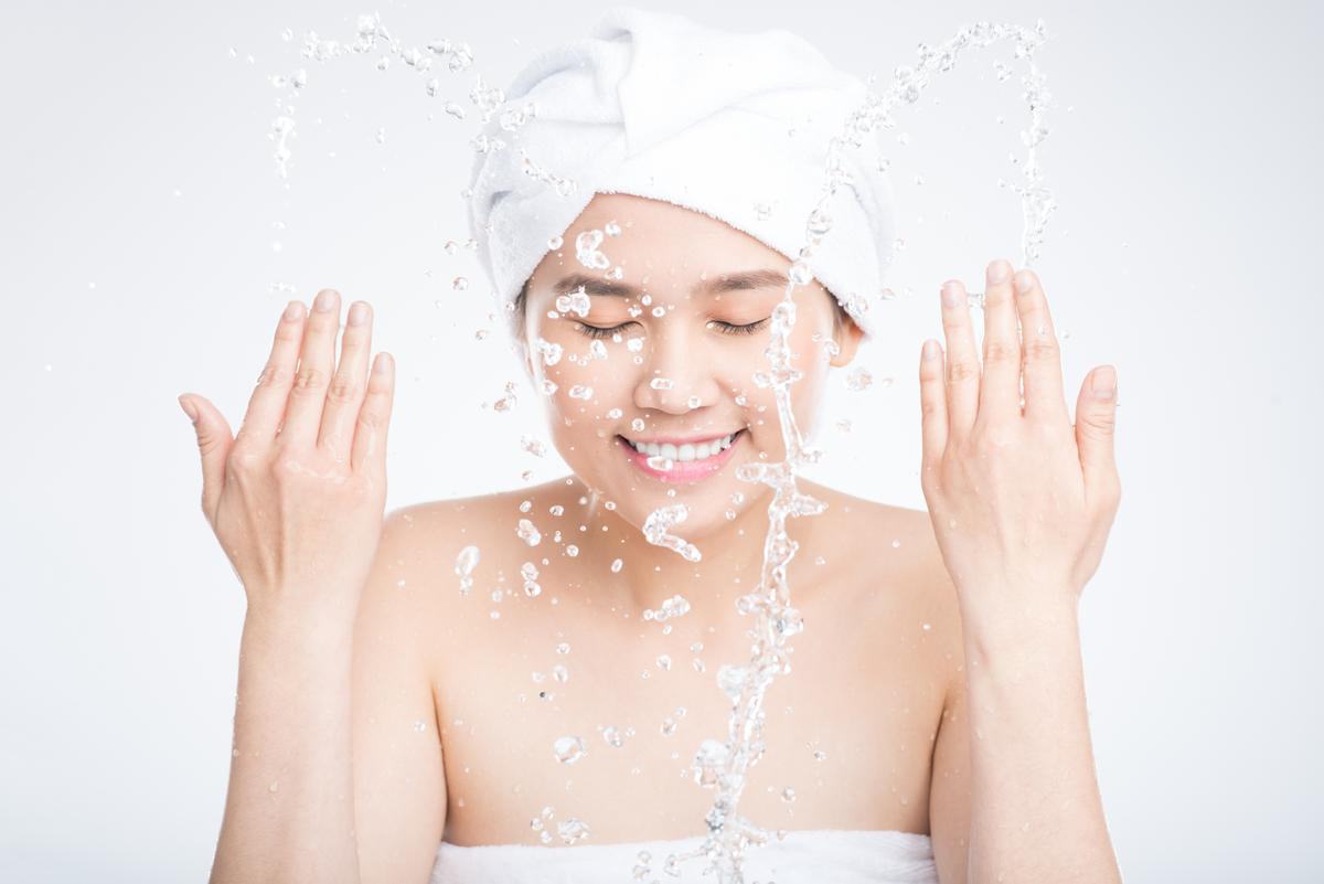 cách chăm sóc da mặt trắng mịn tại nhà là rửa sạch mặt cách chăm sóc da mặt trắng mịn tại nhà là rửa mặt sạch