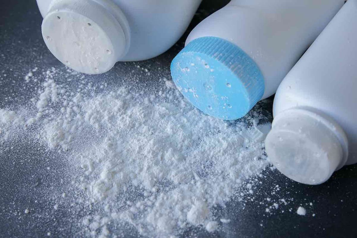 cách khử mùi nước tiểu trên nệm bằng baking soda cách khử mùi nước tiểu trên nệm bằng phấn rôm