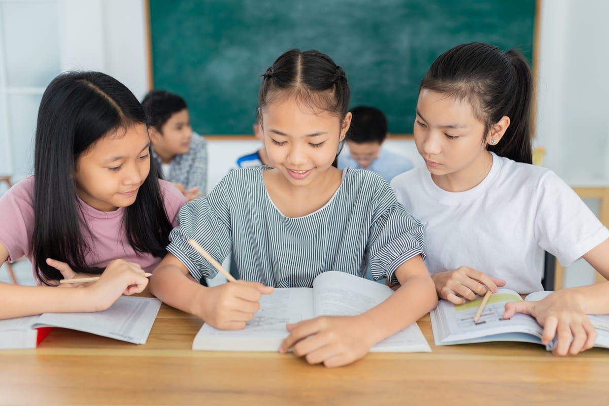 vì sao nên cho con đi học thêm Những lợi ích khi cho con đi học thêm