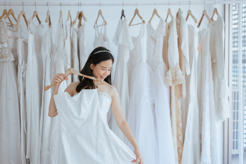chọn váy cưới cho cô dâu