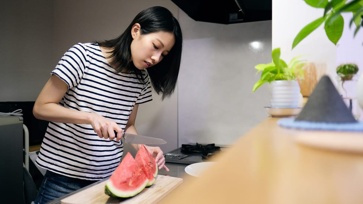 ăn gì để giảm đau bụng kinh bị đau bụng kinh nên ăn gì