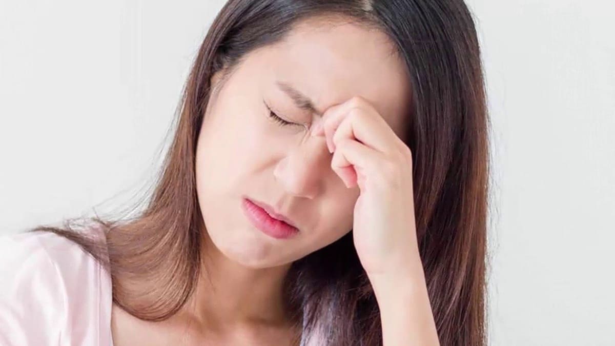 Bệnh đau mắt đỏ là gì Các triệu chứng thường gặp ở người đau mắt đỏ