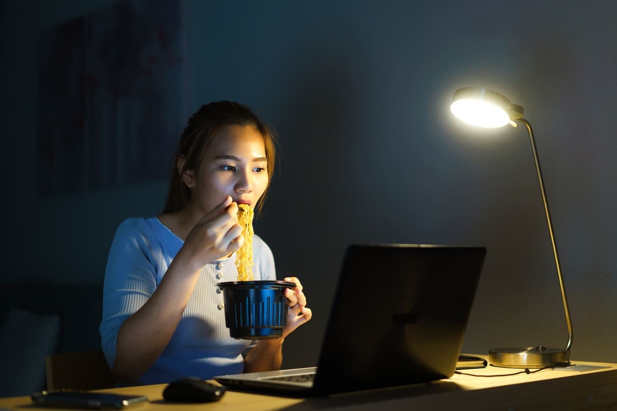 Nguyên nhân gây ra hội chứng ăn đêm