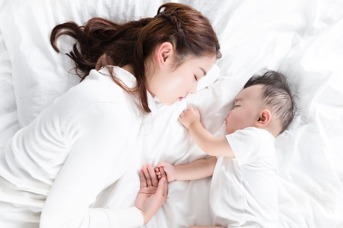 mặc áo ngực khi đi ngủ có nên mặc áo ngực đi ngủ