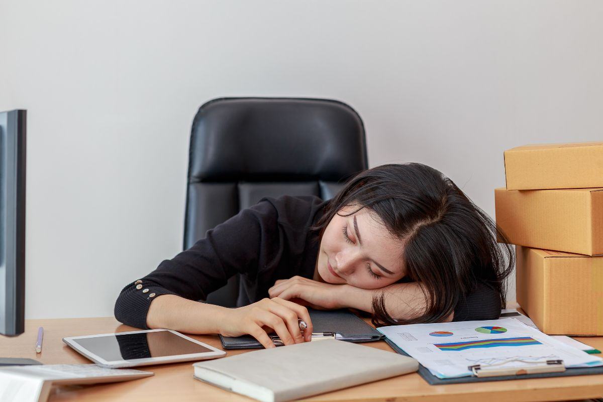 ngủ quá nhiều sẽ làm khả năng làm việc giảm sút