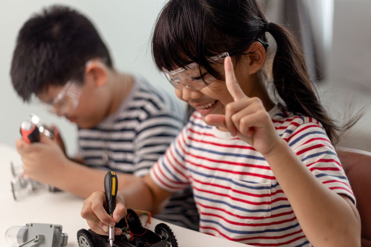 Các dấu hiệu nhận biết sự mất tập trung trong học tập ở trẻ