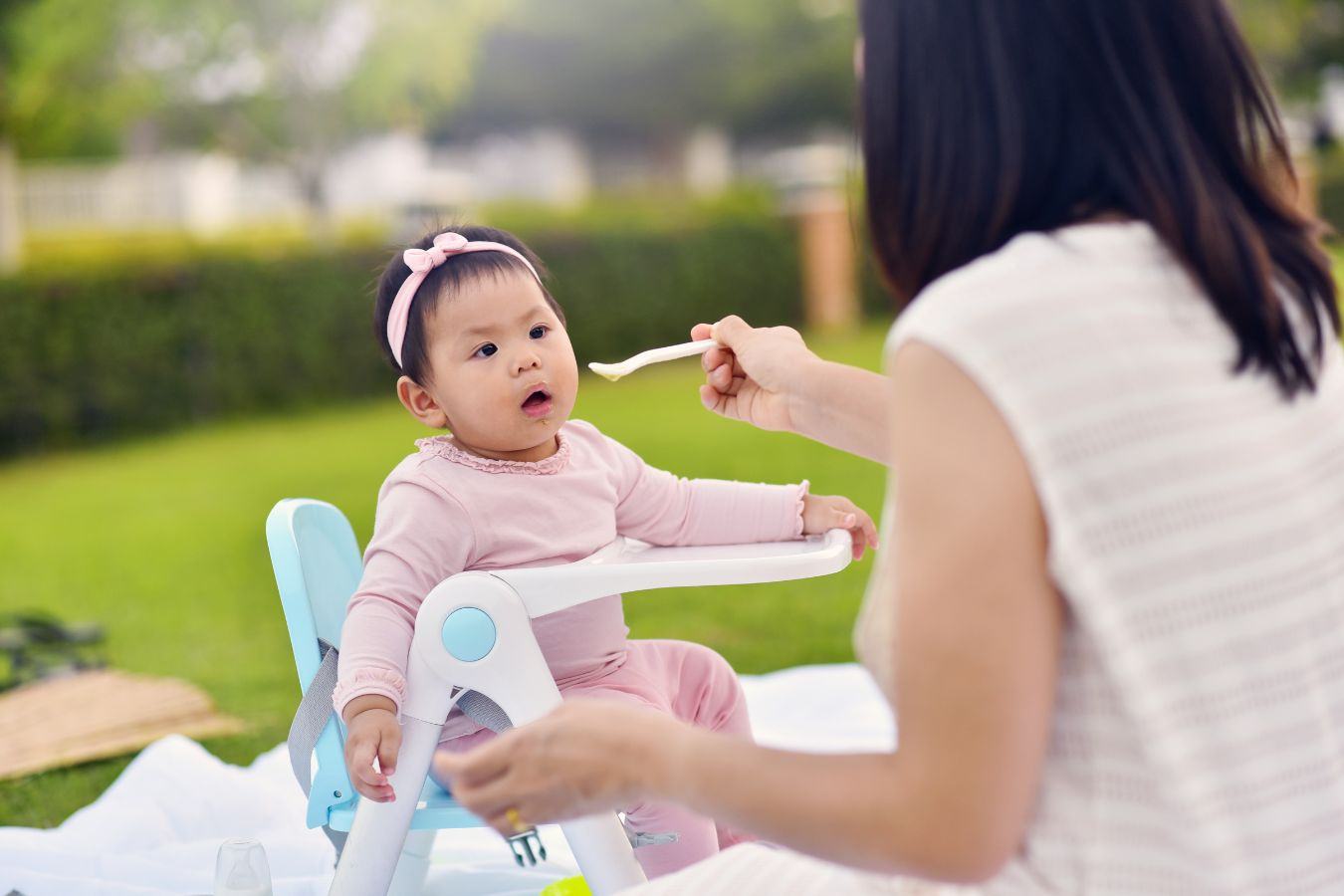 tìm hiểu chi tiết về những thực phẩm tốt cho bé dưới 1 tuổi