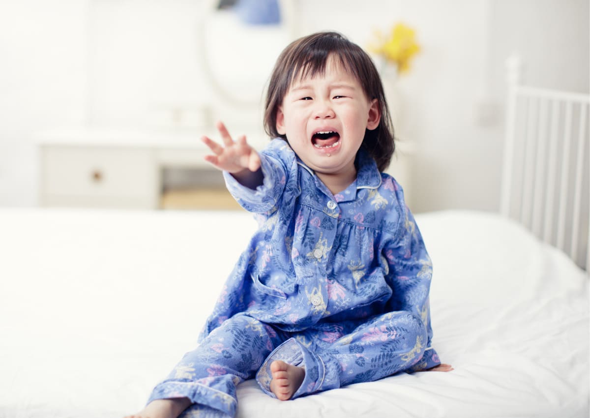 vì sao bé đang ngủ tự nhiên khóc thét lên Nguyên nhân bé đang ngủ tự nhiên khóc thét lên
