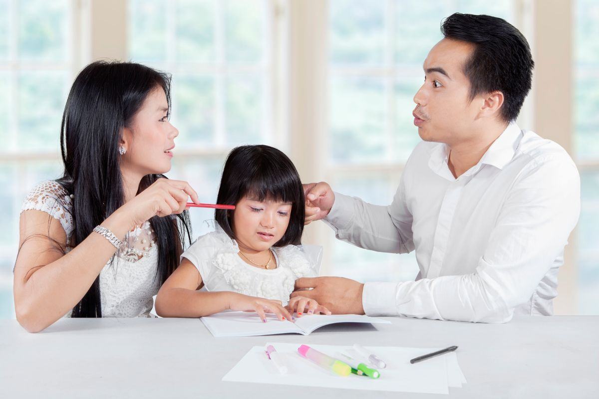 Bố mẹ bất hòa