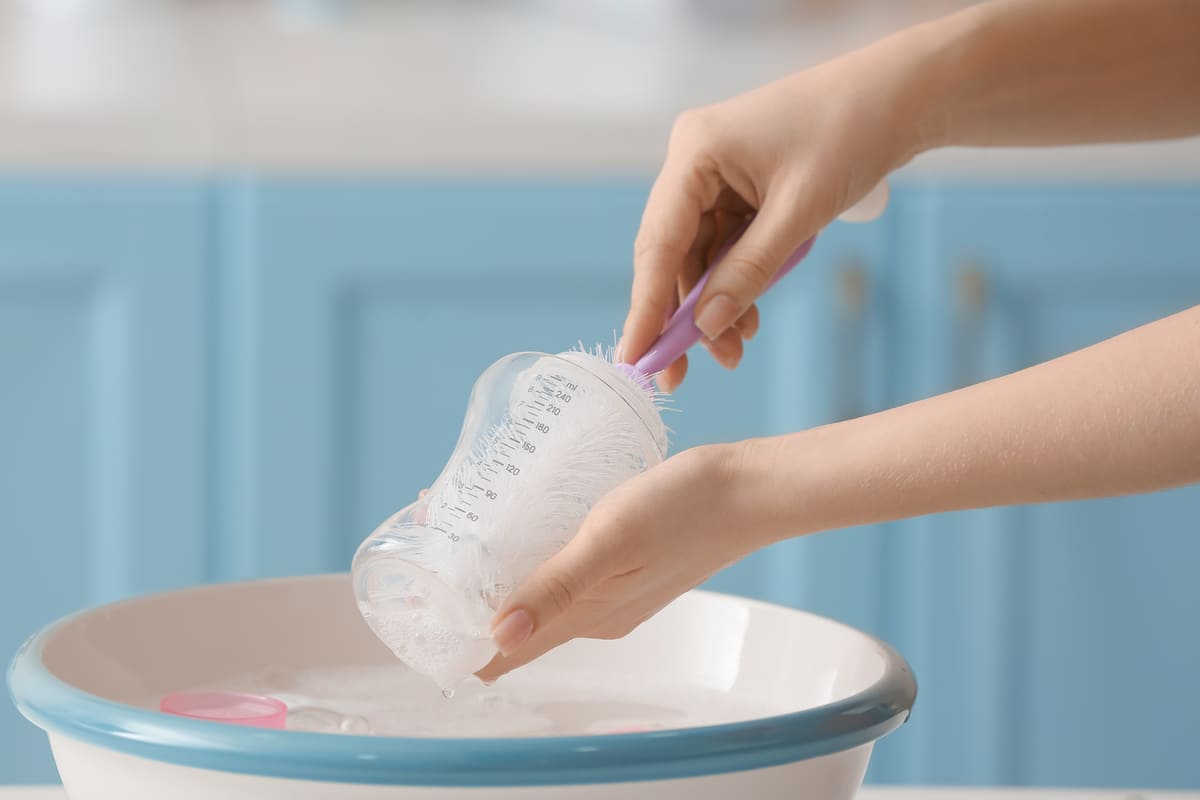 Có nên sử dụng nước rửa bình sữa hay không? Nước rửa bình sữa là gì
