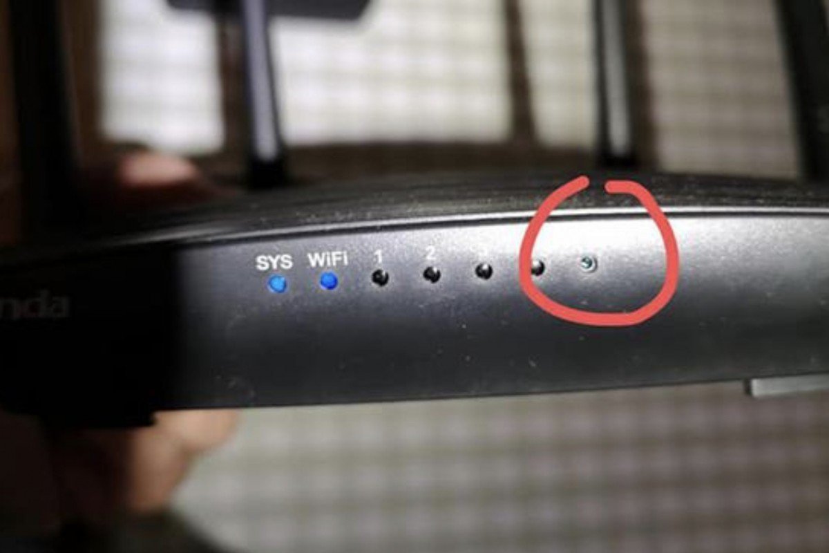 tắt đèn phòng ngủ để phát hiện camera quay lén