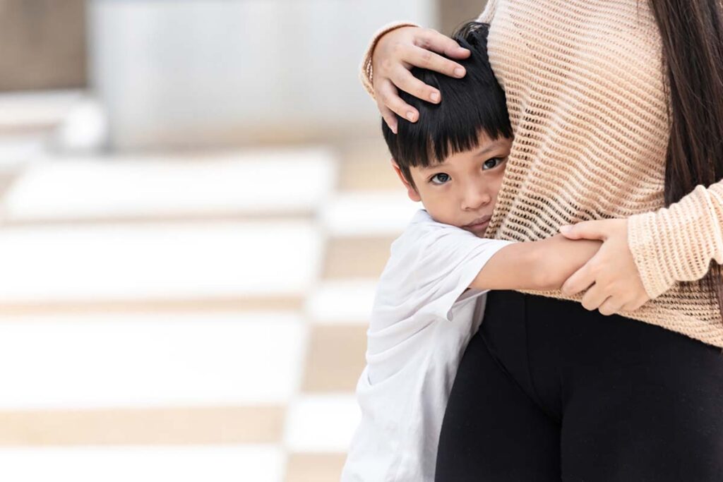 6 bí quyết thần kỳ để mẹ hỗ trợ trẻ nhút nhát thêm tự tin