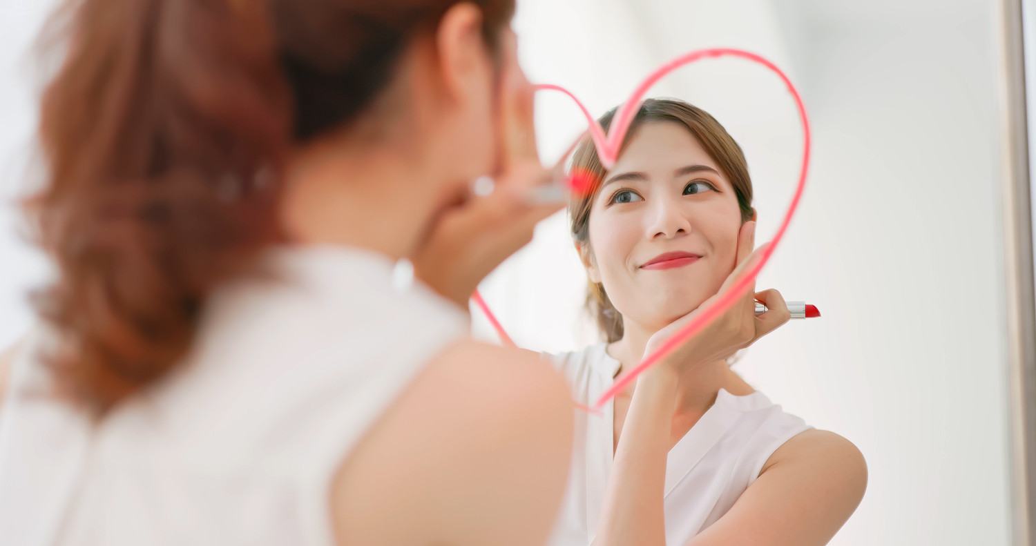 Cách tăng vận đào hoa cho nữ là biết cách chăm sóc bản thân