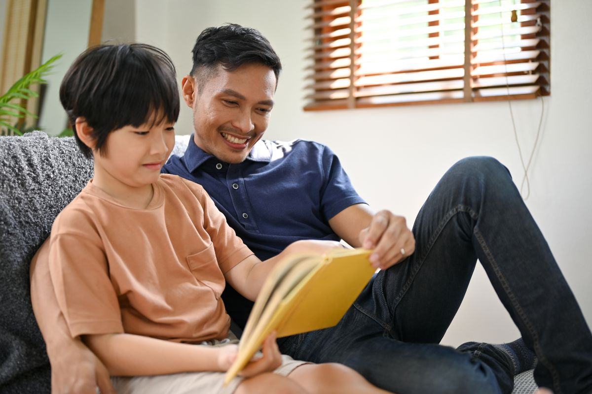 Các bí quyết dạy con qua việc kể chuyện trước khi đi ngủ