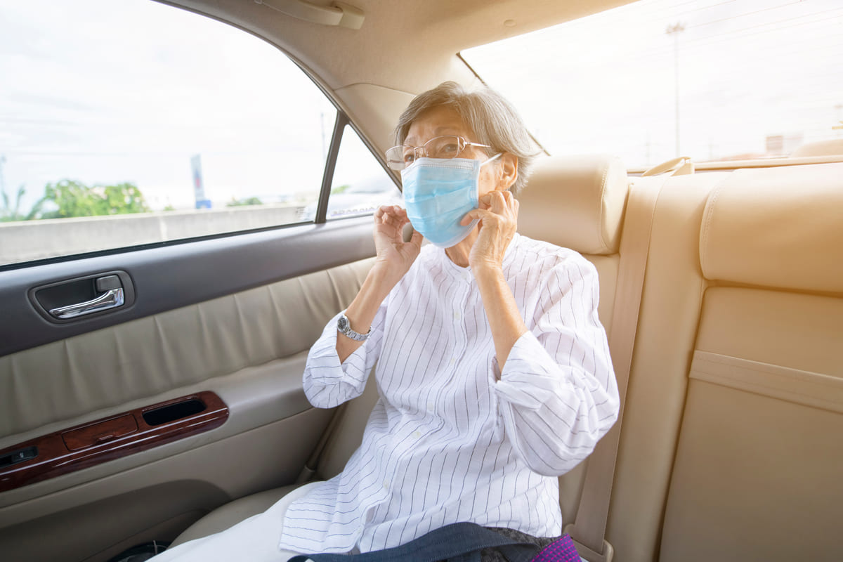 Tiết lộ 14 cách chống say xe, say tàu hiệu quả do dịp lễ tết tha hồ vi vu 39 đeo khẩu trang là một cách chống say xe