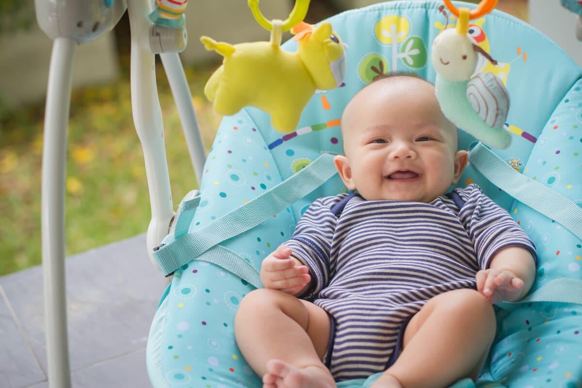 Cách chọn nôi cho bé dưới 1 tuổi