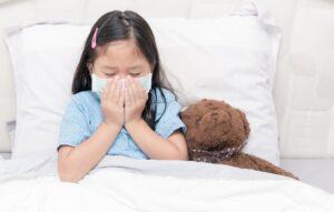 Bé bị ho bệnh trẻ em ngày Tết