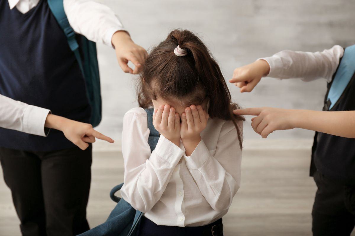 Nhận biết trẻ áp lực khi bị so sánh “con nhà người ta”