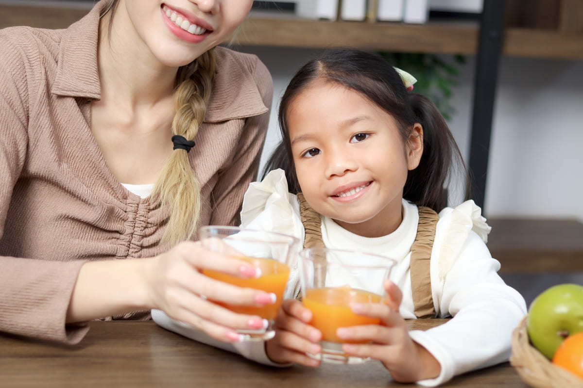 Khi nào thì có thể cho trẻ sơ sinh uống nước trái cây? 35 trẻ bao nhiêu tuổi được uống nước trái cây